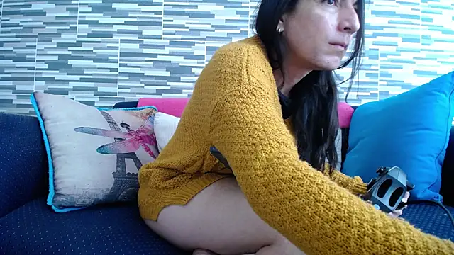 Snapshot of VioletaGomezCo chatting on May 31, 2026, 2:01 pm VioletaGomezCo online show from May 31, 2026, 2:01 pm