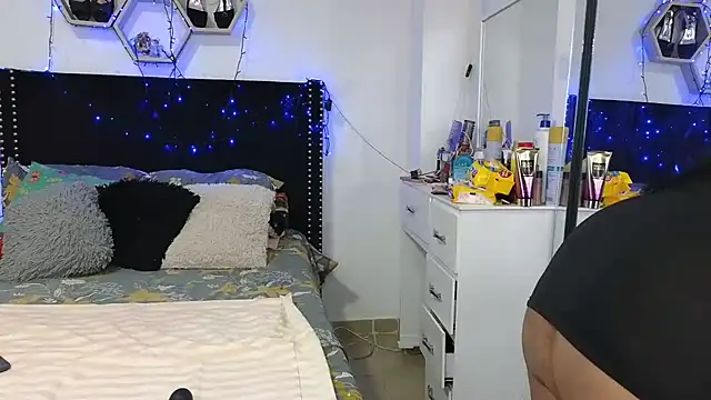 Snapshot of charlotte_077 chatting on February 9, 2026, 2:53 am charlotte 077 online show from February 9, 2026, 2:53 am