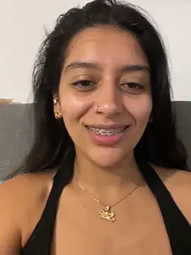 BrittanyDiaz online show from November 24, 2025, 2:39 pm