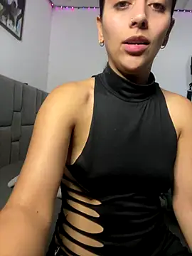 BrittanyDiaz online show from October 7, 2025, 7:04 pm