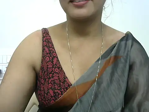 Snapshot of rashmika_reddy chatting on August 4, 2026, 5:06 pm rashmika reddy online show from August 4, 2026, 5:06 pm