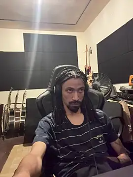 hotcamboy420 online show from December 22, 2025, 5:18 am