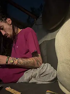 hotcamboy420 online show from December 27, 2024, 5:52 am