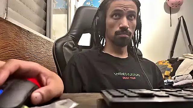 hotcamboy420 online show from February 16, 2025, 5:15 am