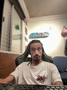 hotcamboy420 online show from February 28, 2025, 4:54 am