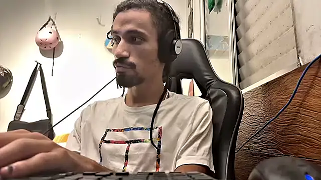 hotcamboy420 online show from February 1, 2025, 6:21 am