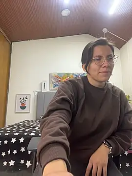 karlamorris  online show from April 16, 2026, 1:12 pm