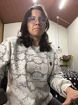 karlamorris  online show from April 20, 2026, 1:13 pm