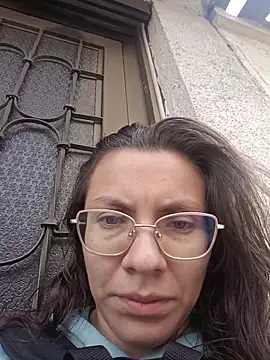 karlamorris  online show from December 22, 2025, 1:33 pm