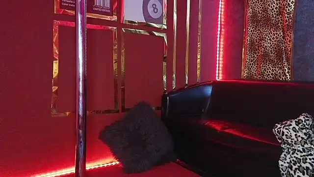 Snapshot of alissa4blonde chatting on November 11, 2025, 6:19 am alissa4blonde online show from November 11, 2025, 6:19 am