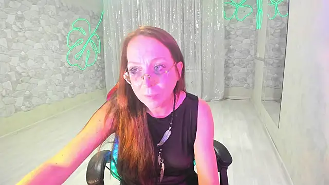 JessicaFamee online show from October 18, 2025, 11:40 pm