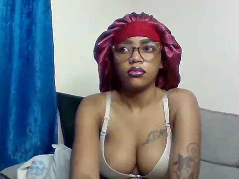 Snapshot of _crystal_princesss chatting on February 7, 2026, 12:07 am crystal princesss online show from February 7, 2026, 12:07 am