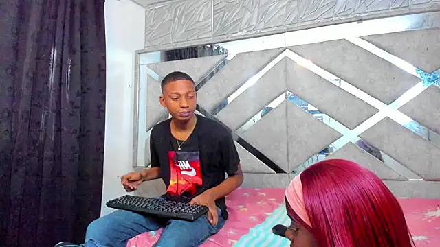 EvaxEmma online show from February 26, 2025, 1:32 pm