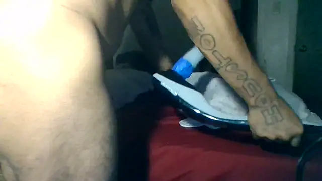 Houstonslong1 online show from November 14, 2025, 12:31 pm