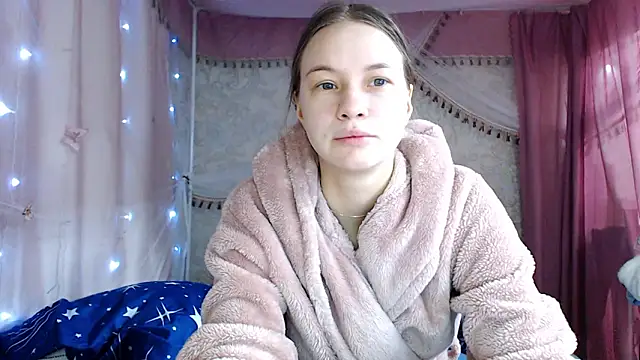 leila bambi  online show from February 3, 2026, 11:43 pm