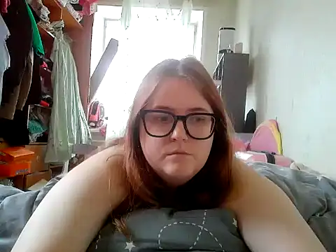 Snapshot of DesireMelissa chatting on June 15, 2026, 8:47 am DesireMelissa online show from June 15, 2026, 8:47 am