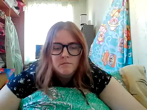 Snapshot of DesireMelissa chatting on June 27, 2026, 7:03 am DesireMelissa online show from June 27, 2026, 7:03 am