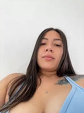 Latina vanessa online show from March 21, 2025, 9:45 pm