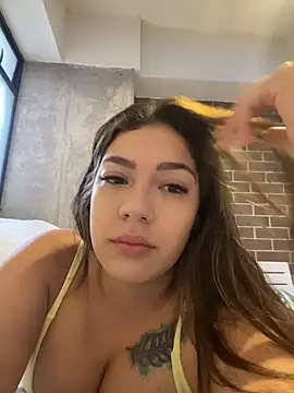 Snapshot of Latina_vanessa chatting on July 22, 2026, 10:01 pm Latina vanessa online show from July 22, 2026, 10:01 pm