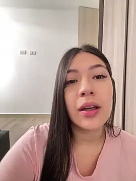 Latina vanessa online show from February 2, 2026, 5:01 pm