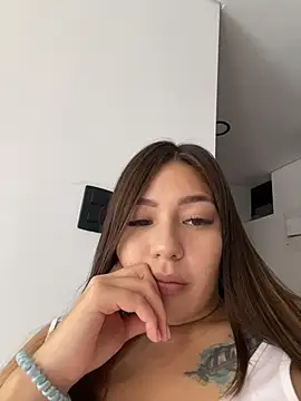 Latina vanessa online show from June 17, 2026, 6:29 pm