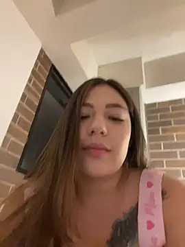 Snapshot of Latina_vanessa chatting on July 8, 2026, 3:19 am Latina vanessa online show from July 8, 2026, 3:19 am