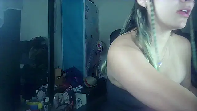 Snapshot of Elith_20 chatting on March 1, 2025, 6:35 am Elith 20 online show from March 1, 2025, 6:35 am