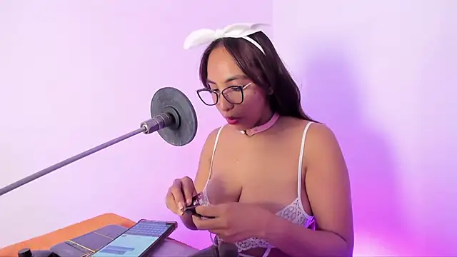 Snapshot of Leticia_brownn1 chatting on February 27, 2026, 7:35 pm Leticia brownn1 online show from February 27, 2026, 7:35 pm