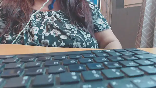 Snapshot of bbwxxx70 chatting on October 9, 2025, 9:48 pm bbwxxx70 online show from October 9, 2025, 9:48 pm