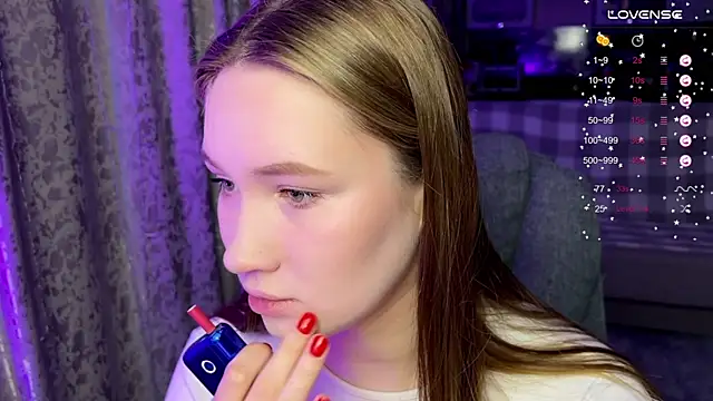 ChloeMillerMeow online show from December 4, 2025, 9:36 pm