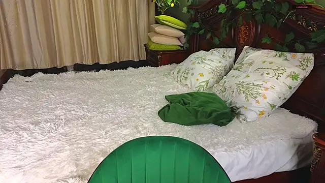 Snapshot of SquirtBabee chatting on February 25, 2026, 3:34 pm SquirtBabee online show from February 25, 2026, 3:34 pm