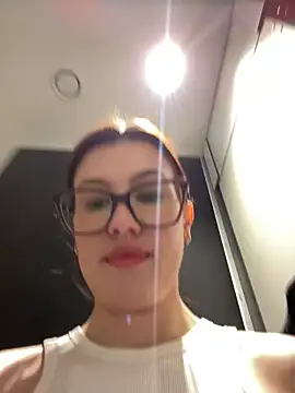Snapshot of RinaCat chatting on February 16, 2025, 8:32 am RinaCat online show from February 16, 2025, 8:32 am