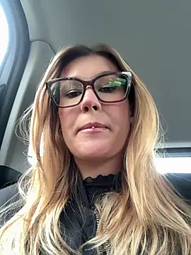 Snapshot of RinaCat chatting on September 28, 2025, 5:25 am RinaCat online show from September 28, 2025, 5:25 am