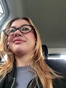 Snapshot of RinaCat chatting on September 24, 2025, 5:14 am RinaCat online show from September 24, 2025, 5:14 am