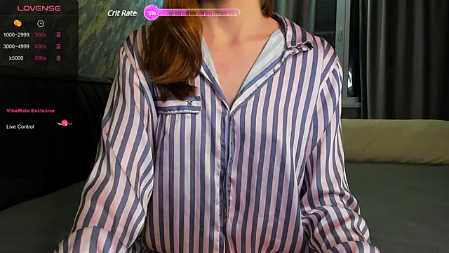 Snapshot of laflamebella chatting on December 3, 2024, 4:22 pm laflamebella online show from December 3, 2024, 4:22 pm