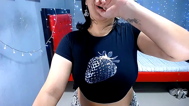 Sweettei online show from November 29, 2025, 11:21 am