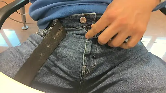 alessandroman2114 online show from April 13, 2026, 4:22 pm