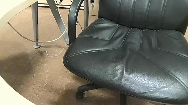 alessandroman2114 online show from November 14, 2025, 5:38 pm