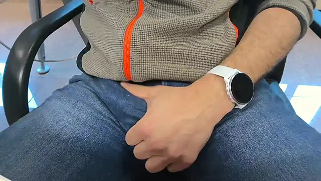 alessandroman2114 online show from February 14, 2026, 10:26 am