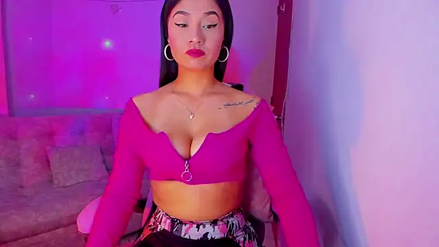 nahomekuperch online show from October 6, 2025, 2:02 am