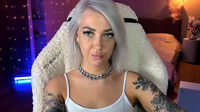 tykioty Miley online show from October 26, 2025, 1:55 pm