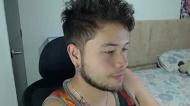 Snapshot of JOHANLEON1 chatting on December 2, 2024, 12:15 am JOHANLEON1 online show from December 2, 2024, 12:15 am