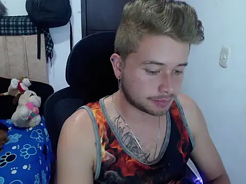 Snapshot of JOHANLEON1 chatting on October 2, 2025, 9:51 pm JOHANLEON1 online show from October 2, 2025, 9:51 pm