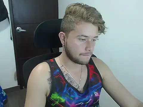 Snapshot of JOHANLEON1 chatting on October 24, 2025, 2:38 pm JOHANLEON1 online show from October 24, 2025, 2:38 pm