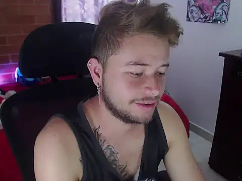 Snapshot of JOHANLEON1 chatting on October 28, 2025, 1:21 pm JOHANLEON1 online show from October 28, 2025, 1:21 pm