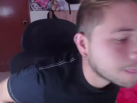 Snapshot of JOHANLEON1 chatting on October 30, 2025, 4:26 pm JOHANLEON1 online show from October 30, 2025, 4:26 pm