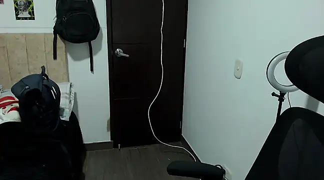 Snapshot of JOHANLEON1 chatting on January 19, 2025, 3:39 am JOHANLEON1 online show from January 19, 2025, 3:39 am