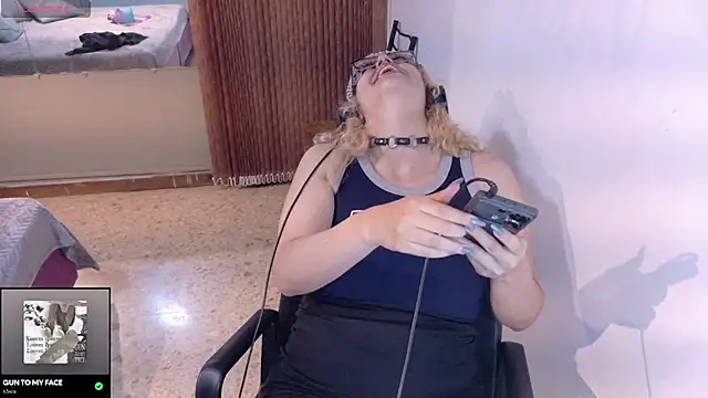 Eli666uwu online show from October 8, 2025, 9:48 pm