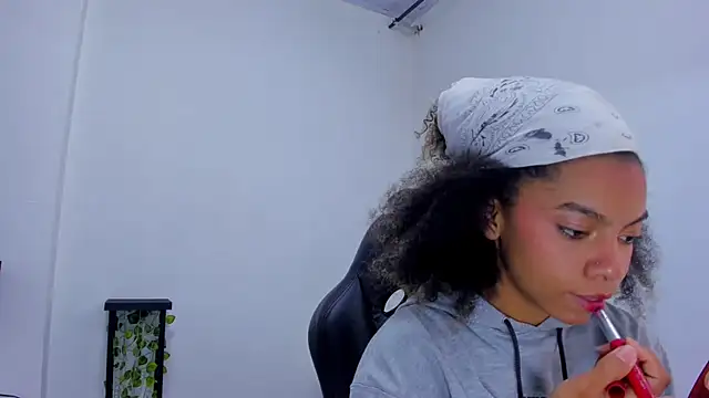 stacie  rouse online show from March 19, 2025, 3:09 am