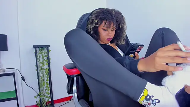 stacie  rouse online show from March 18, 2025, 9:56 am